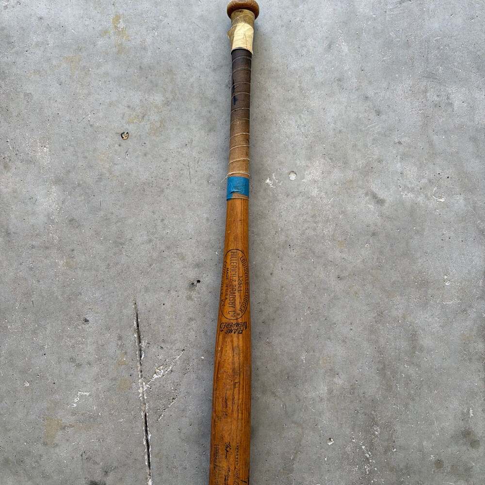 Vintage Louisville Slugger 125LL Hillerich & Bradsby Flame Tempered Wood Basebal